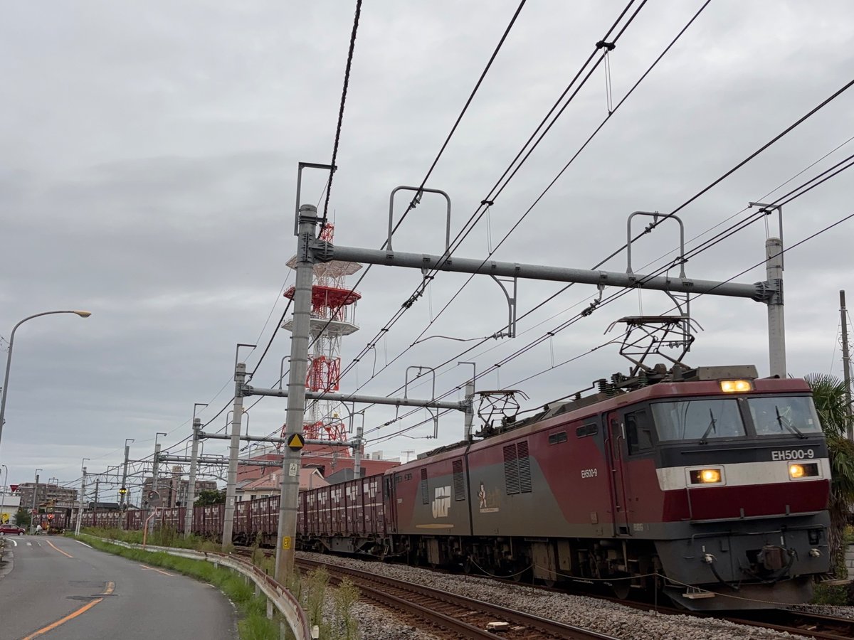 WideViewEast's tweet photo. 2026/9/27  9082レ 馬鈴薯輸送専用列車(返空)
EH500-9＋コキ20B
今季初撮影！JRFマーク付きの2次形良き👍
#芋臨
#EH500 https://t.co/0BUvG2HQMz