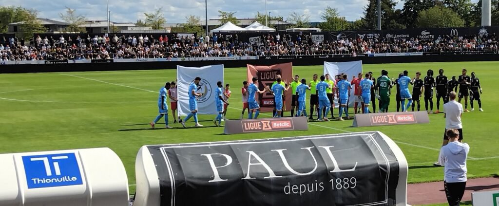 BOYERANTHONY06's tweet photo. 🕐⚽️ Récemment, je me suis rendu à @VilleThionville à la découverte du club @ustlofficiel en #ligue3 ! Le reportage est à découvrir sur le site @13heuresfoot !
https://t.co/SZWGEGtIUR
@ligue3betclic @InstantLigue3 @FFF @ToutThionville @ThionvilleVizit #ustl https://t.co/brg9TuXEzm