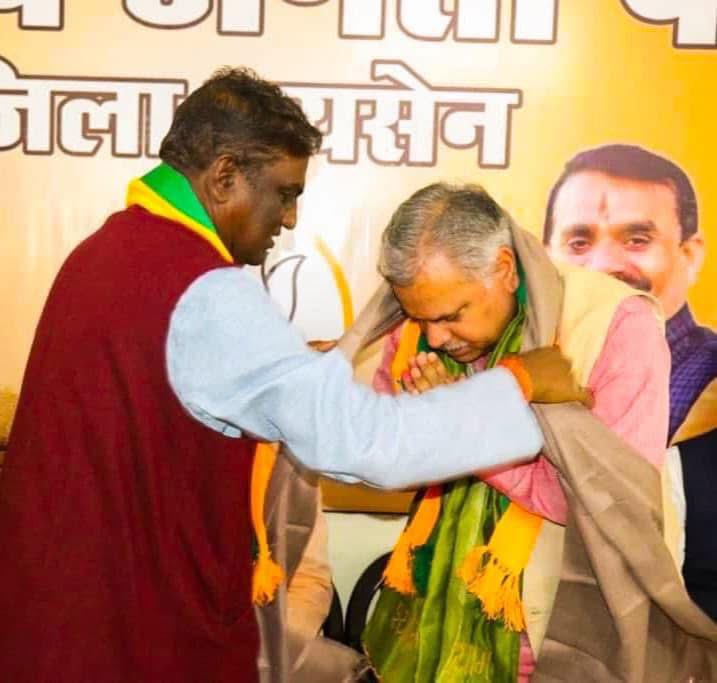 DrPRChoudhary's tweet photo. कुशल संगठनकर्ता, भारतीय जनता पार्टी मध्यप्रदेश-छत्तीसगढ़ के क्षेत्रीय संगठन महामंत्री आदरणीय श्री अजय जामवाल जी को जन्मदिन की हार्दिक बधाई एवं शुभकामनाएं!
बाबा महाकाल से आपके उत्तम स्वास्थ्य एवं सुदीर्घ जीवन की कामना करता हूँ। @ajayjamwalbjp https://t.co/TRY0S8sCJ8