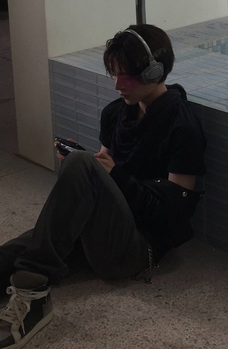 mar1nlee's tweet photo. side profile ฮีอะเนอะที่สุดของ คม ชัช ลึก ฉันชอบตานี่มาก ๆๆ อะ 💆🏻‍♀️🧎🏻‍♀️ https://t.co/BdS1FBsUMN