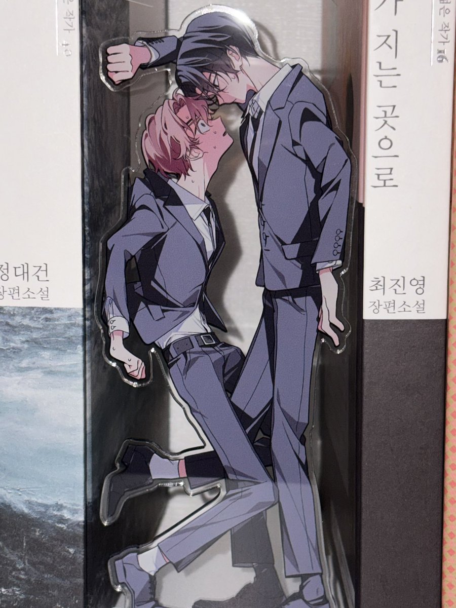 chaeul0102's tweet photo. 이런 아크릴 몇 십개 사서 진열해 두고 싶다.. https://t.co/XAOQvQoI8p