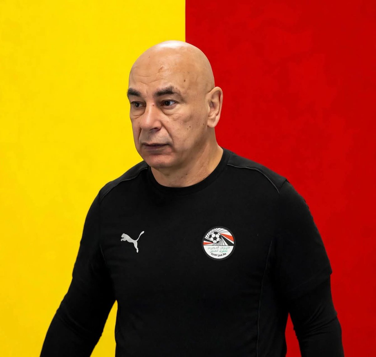 Ghamry4's tweet photo. بتفرط دون أي داعي يا كابتن حسام 

راجع من كأس العالم معاك دعم غير مسبوق لمدرب المنتخب .. بتجدد رغما عن أنف هاني أبوريدة و أحمد مجاهد اللي كلنا عارفين انهم مش عاوزينك من يوم ما جم .. اللعيبة اللي بينك وبينهم مشاكل ابتدى الجليد يذوب تدريجيا لما لقوا أن مصلحة الجميع بتحقق بالإنجازات https://t.co/VTiL08d5J3