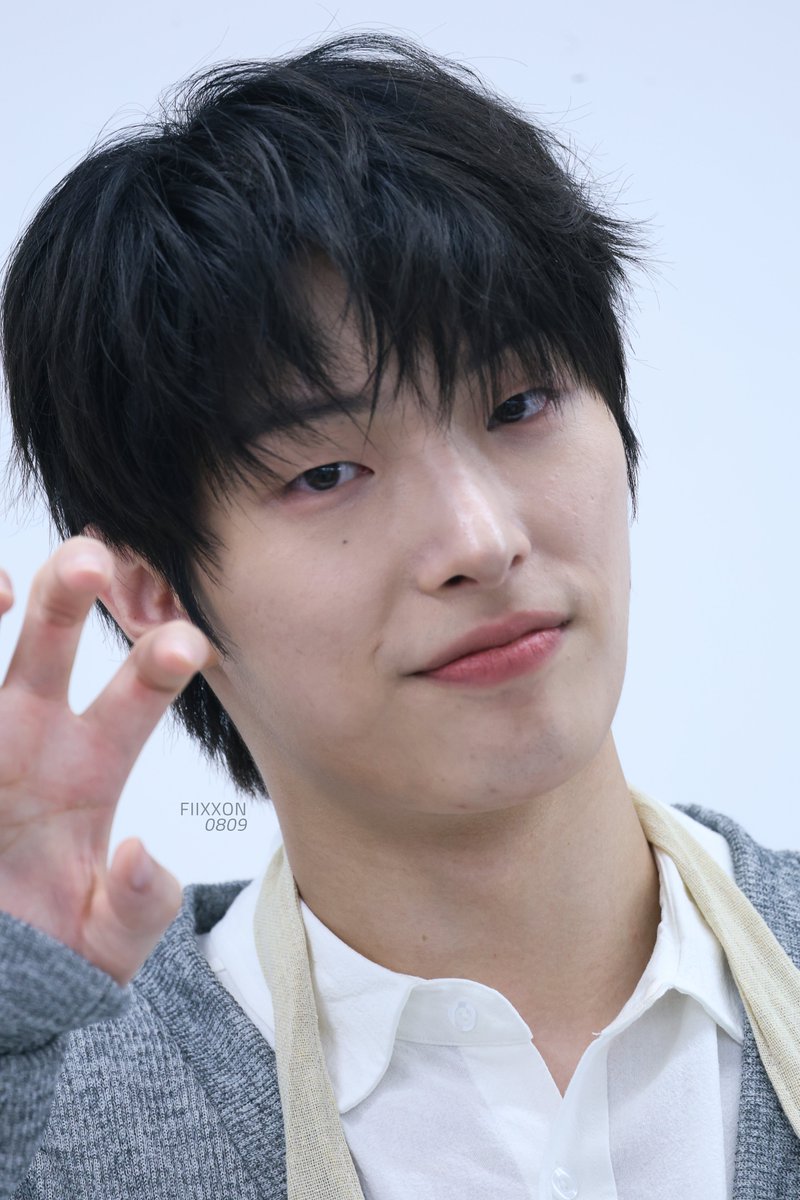 fiixxon0809's tweet photo. 260918 부산 hq   
ⵉ߮ 𐄁᠇𐄁 ߮ᜢ
#민기 #에이티즈 #송민기 #mingi #ateez #ミンギ https://t.co/yMMZuI4qti