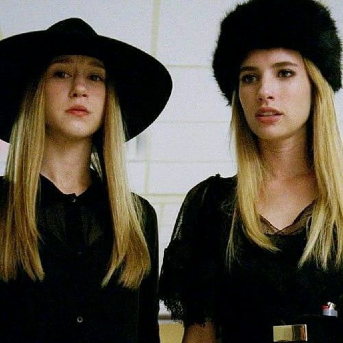 rhaenicentyuri's tweet photo. coven truly was the most lesbian season of ahs everybody was doomed yuri https://t.co/Kt2vCS8HhN