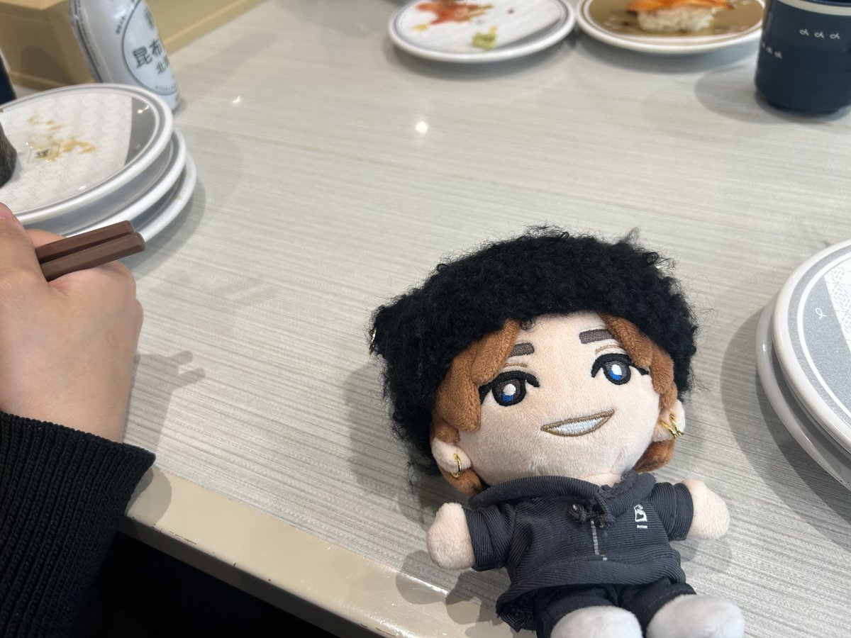 sya_ruki's tweet photo. ガタケ終わりの人に連行された
隣の人うん年ぶりの再会🫂 https://t.co/RnDgIJrJD1