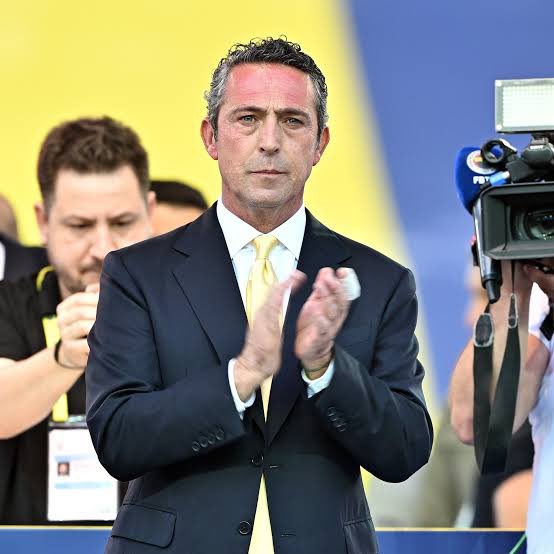 alikocccccc's tweet photo. FENERBAHÇEYİ BORÇLARDAN KRİZLERDEN YANLIŞ TRANSFER POLİTİKASINDAN,YAŞLI OYUNCULARA YÜKSEK BONSERVİS VE MAAŞ VERMEKTEN KURTARCAK TEK KİŞİ SAYIN ALİ KOÇTUR NEDEN Mİ?

KESKİN ZEKASIYLA, kulübün finansal geleceğini ve hedeflerini en doğru stratejilerle çizen, Dürüstlüğü ve sarsılmaz duruşuyla camiasına sonsuz güven veren GERÇEK BİR LİDERDİR. 

Futbol aklını ve vizyonunu sahaya yansıtırken kulübün her kuruşunu gözü gibi korur; duygusal kararlar yerine İNCE ELEYİP SIK DOKUMUŞ, nokta atışı hamlelerle takıma doğrudan katkı sağlayacak en isabetli transferleri yapar. 

Her adımı MİLİMETRİK hesaplarla yapan, yanlış hamleye imkan tanımayan, YAŞLI FUTBOLCU VİZYONUNA sahip olmayan Genç ve yetenekli, ALİ KOÇ GİBİ KİMSE
O L A M A Z .