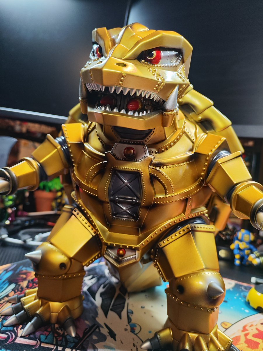 MaskedKashima's tweet photo. こちらのMecha Genbura Goldことメカゲンブラ当選しました‼️🎉
まんだらけとかで何度か見かけたことある素体でしたが、瞳があるような塗装が気に入って応募❗🤖🐢
メカメカボディにゴールド塗装がベストマッチ❗🟡✨
#BLObPUS #PLANETX #ソフビ https://t.co/gFBQz54wA5