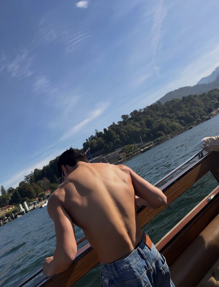 snabbokie's tweet photo. daddy sorry daddy sorry daddy sorry i mean daddy no sorry san i love you https://t.co/5EbSAcLcCn