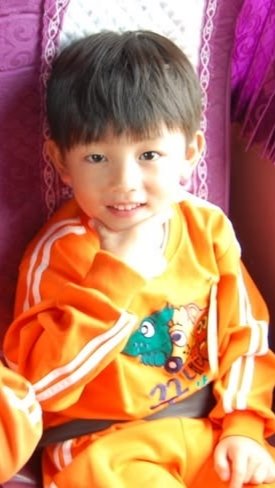 keonhojuseyo's tweet photo. little seonghyeon’s favorite pose was “👉🏻” SOOO CUTE https://t.co/tlSRs878ns