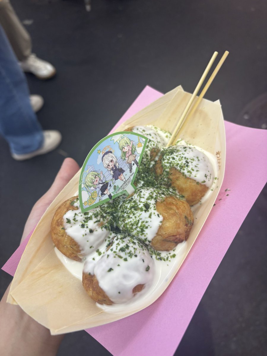 Rfra_Tea's tweet photo. こんな時間だけどちょっとだけ回る
コラボたこ焼き2回目。前回はゲヘナだったのでハイランダーをチョイス。
こっちのが好きやな。
コースターはチアキで被ってしまった…
他被ってる人で交換出来る人おらんかな。

#ブルアカ5周年スタンプラリー https://t.co/5QOUbasugj
