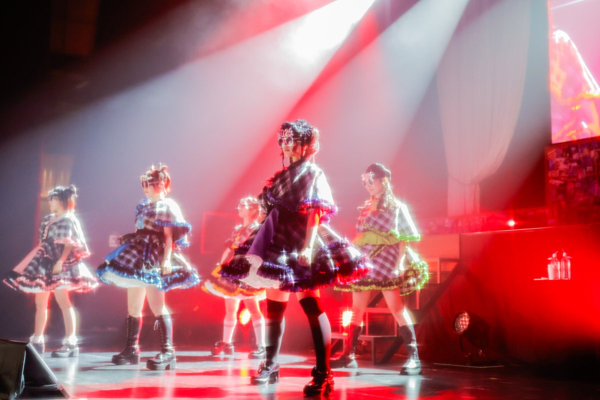 maebashiwitches's tweet photo. ╭━━━━━━━━━━━━━╮
  We are #前橋ウィッチーズ！！
　　  活動 2周年記念ライブ　　　　　
　　　　　閉　　幕
╰━━━ｖ━━━━━━━━━╯
 💛💜🩷💚🩵

『前橋ウィッチーズ』活動2周年記念ライブ 
～We are 前橋ウィッチーズ！！～
全公演が無事閉幕💐

ご来場、配信でご視聴いただきました皆さま
本当にありがとうございました🪄

劇場版、劇場版ライブ、そして3周年へ向け
前橋ウィッチーズは駆け抜けて参ります🪄
#MBW
