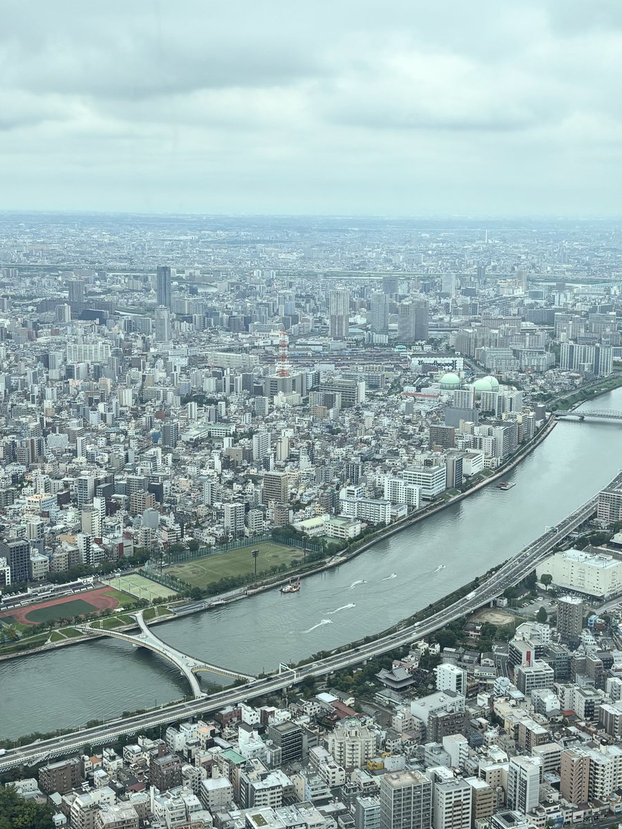 wing_crown's tweet photo. スカイツリー見たから空港に https://t.co/xxECLK7V2w