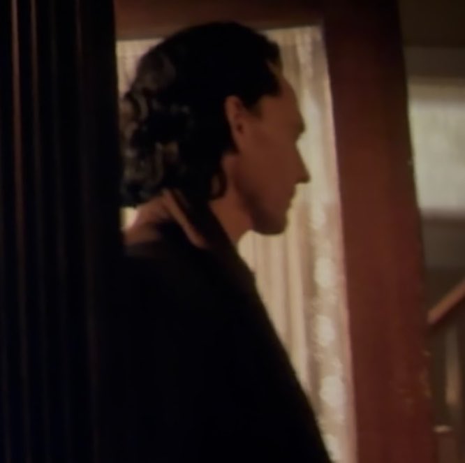 gardensinrain's tweet photo. when Loki walked through that door I wanted to break through the screen and launch myself into his arms and tell him how happy I am that he’s finally back https://t.co/oE2dDupxIP