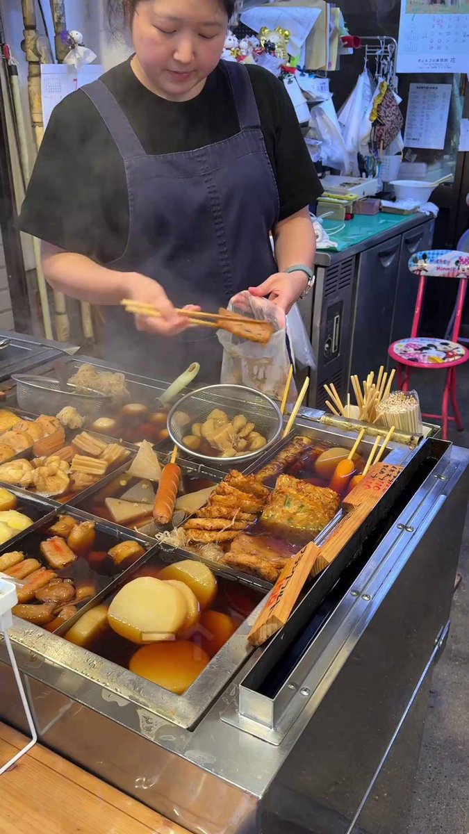 norazane146997's tweet photo. It’s 10 PM at the tiny street food stall. Hot miso soup, grilled octopus, and a quiet smile—just what the night needs. ， https://t.co/8cvxZYRYMl