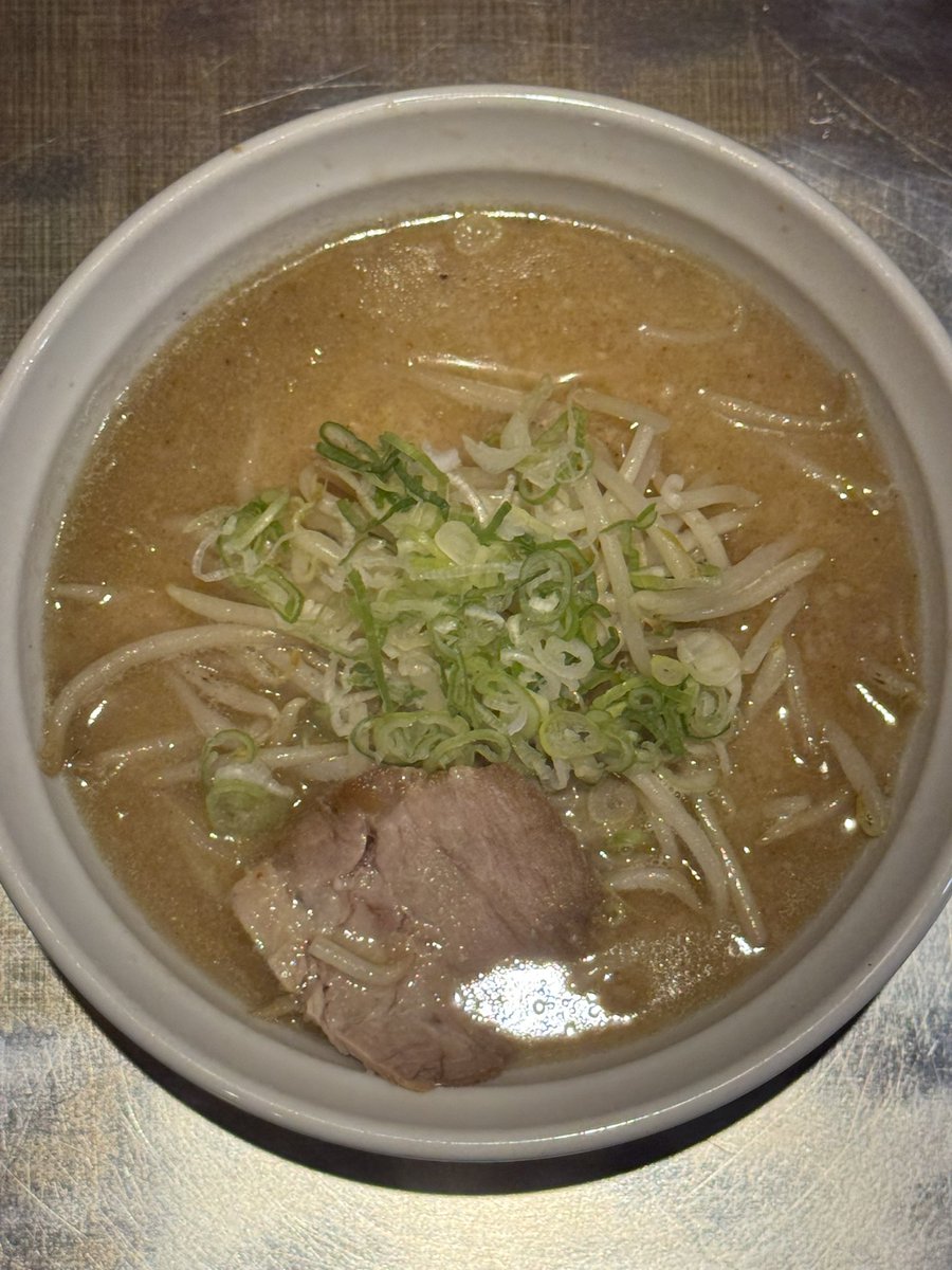 mescarbonicsub6's tweet photo. ラーメン部活動2026年541軒目は千歳の満足ヌードルで、あま味噌ヌードル。
#ラーメン  #ramen #lamen #rahmen #中華そば #支那そば #つけ麺 #まぜそば https://t.co/pSlCPo0z55