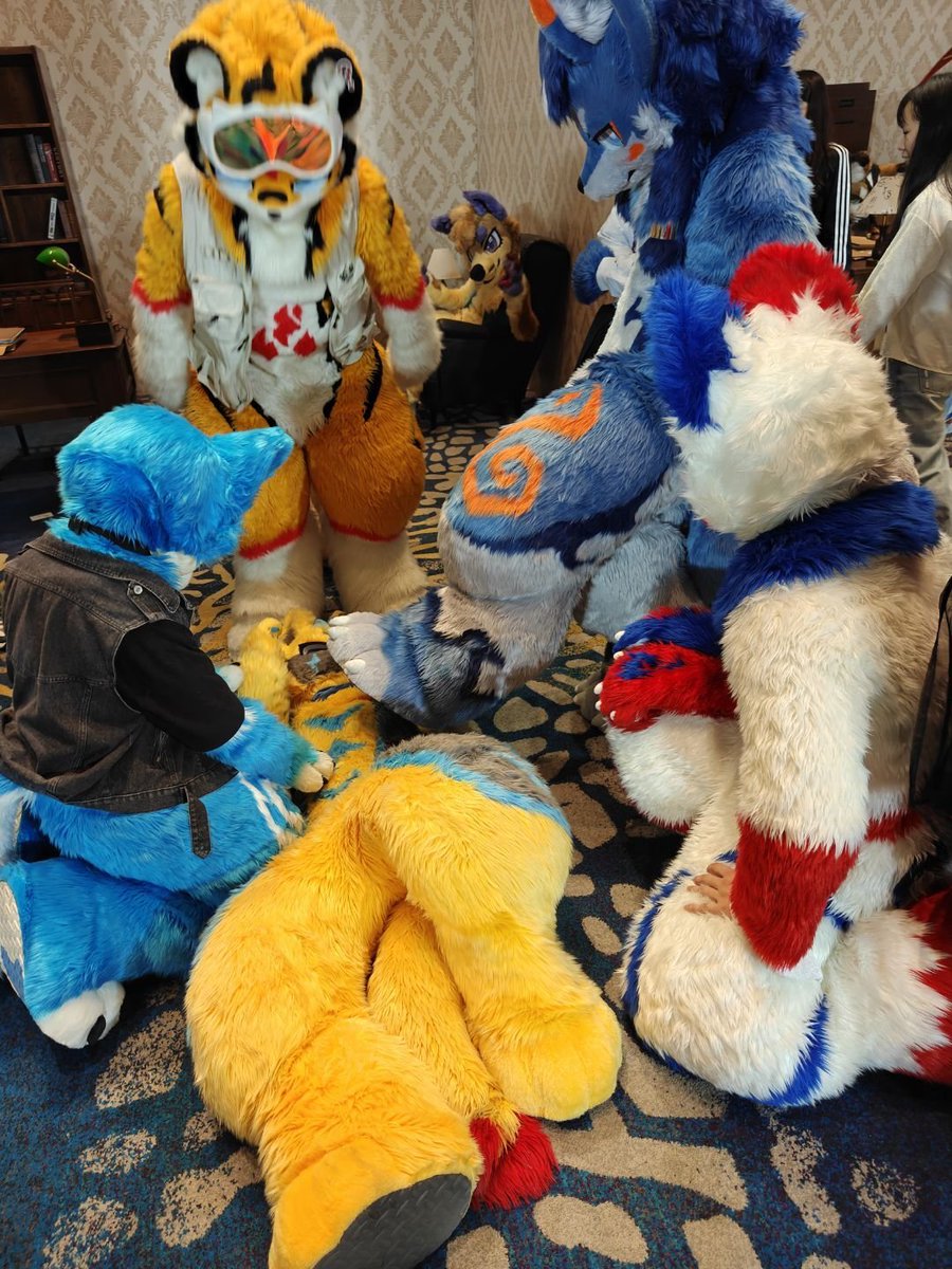 M7788976's tweet photo. #fursuitFriday https://t.co/yu5ZMsyYZC