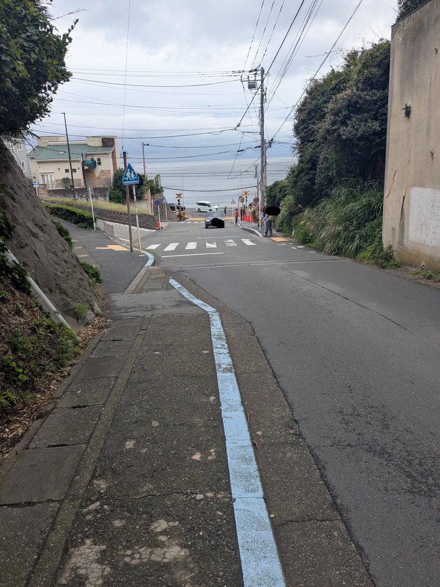 yeah0407's tweet photo. 江ノ電、楽しかった。のりおりくんで、自由に楽しめました。
藤沢駅から途中下車しながら鎌倉駅へ。鎌倉高校前、七里ヶ浜、極楽寺、長谷は降りて少し散策。帰りは１番前で車窓からの景色を楽しみました。
半日じゃ足りなかった。
次は1日かけて、ゆっくり見て廻りたいな。 https://t.co/Hrb5XjJUoj