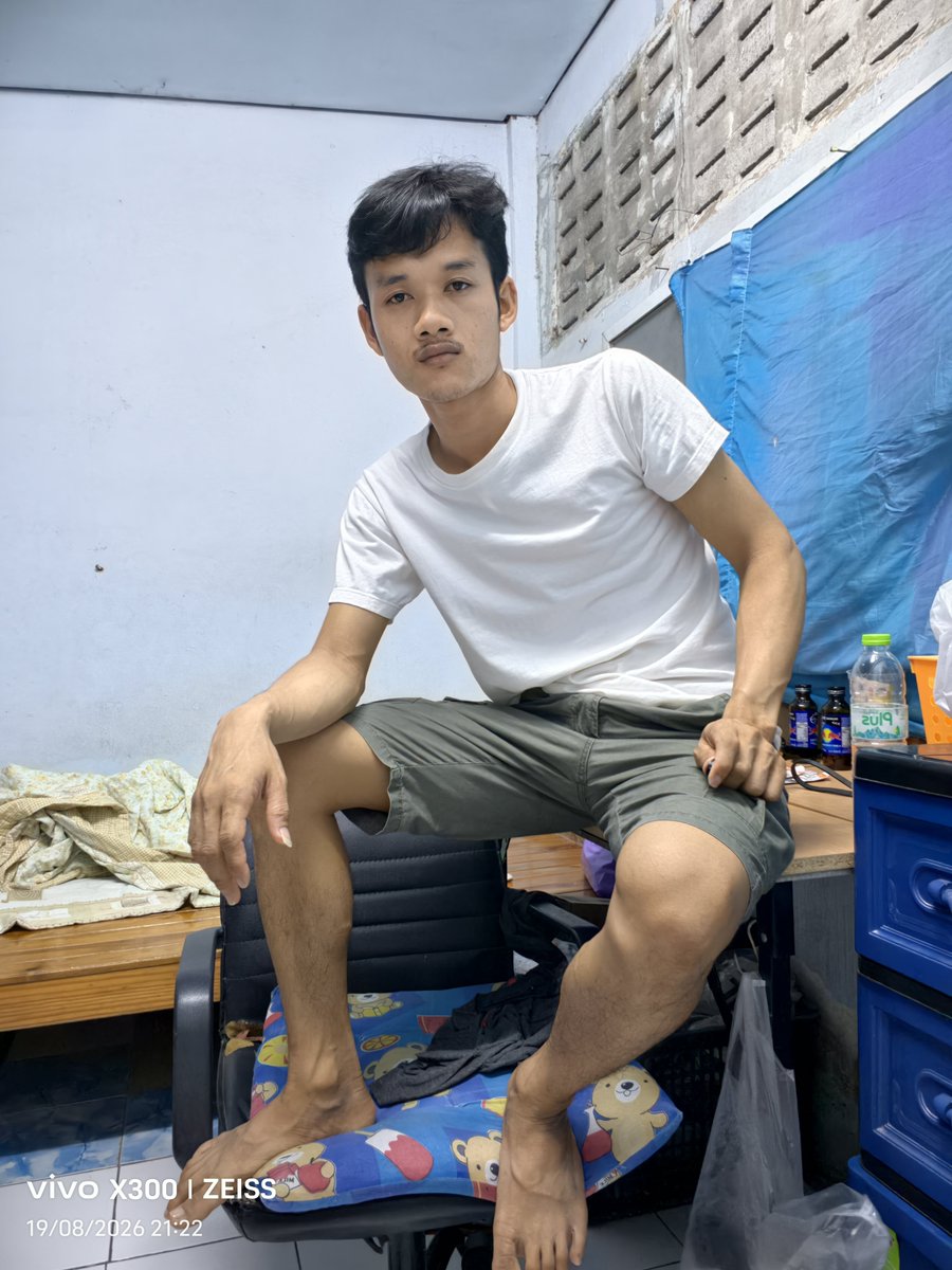 6ifvLhDgVoyNUqF's tweet photo. สวัสดีคับ ฝากติดตามด้วยคับ https://t.co/HcJNTI2oqP