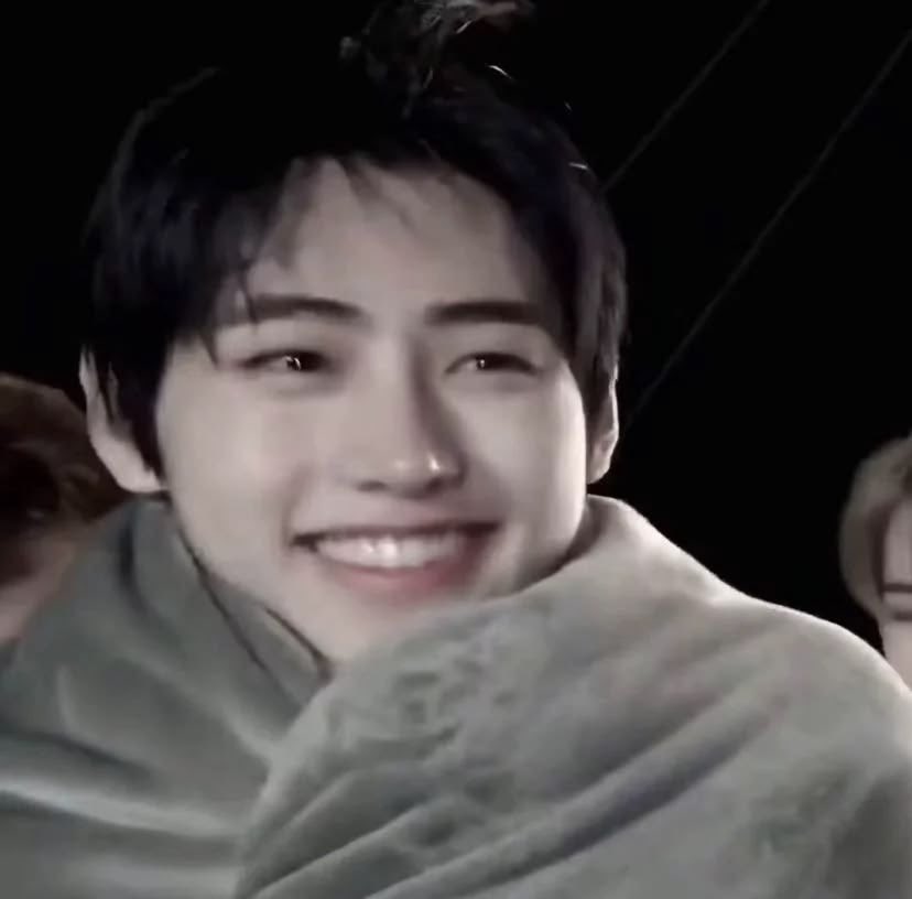 jkelovesjy's tweet photo. I’m gonna sob he’s so cute https://t.co/HJh6jq4mrl