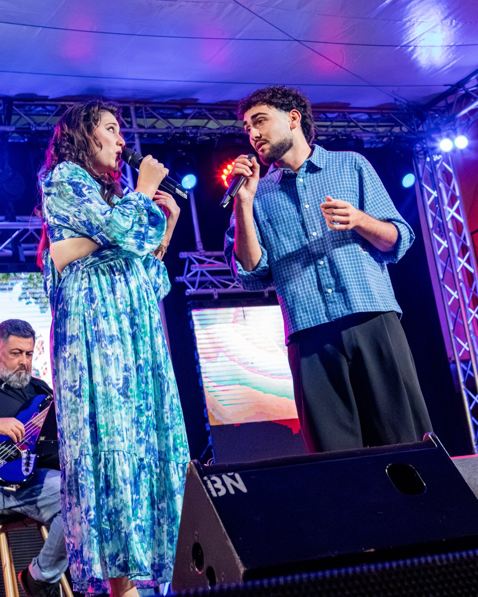 laalpispa_prod's tweet photo. 👏😍🎵 ¡Cuantísimxs 𝗮𝗿𝘁𝗶𝘀𝘁𝗮𝘀⭐️ pasaron por el escenario del ‘#Timplaria: Las cuerdas que nos unen’, en #Valsequillo, para acompañar y arropar a nuestra #LauraMartel! https://t.co/YVNAL89pco