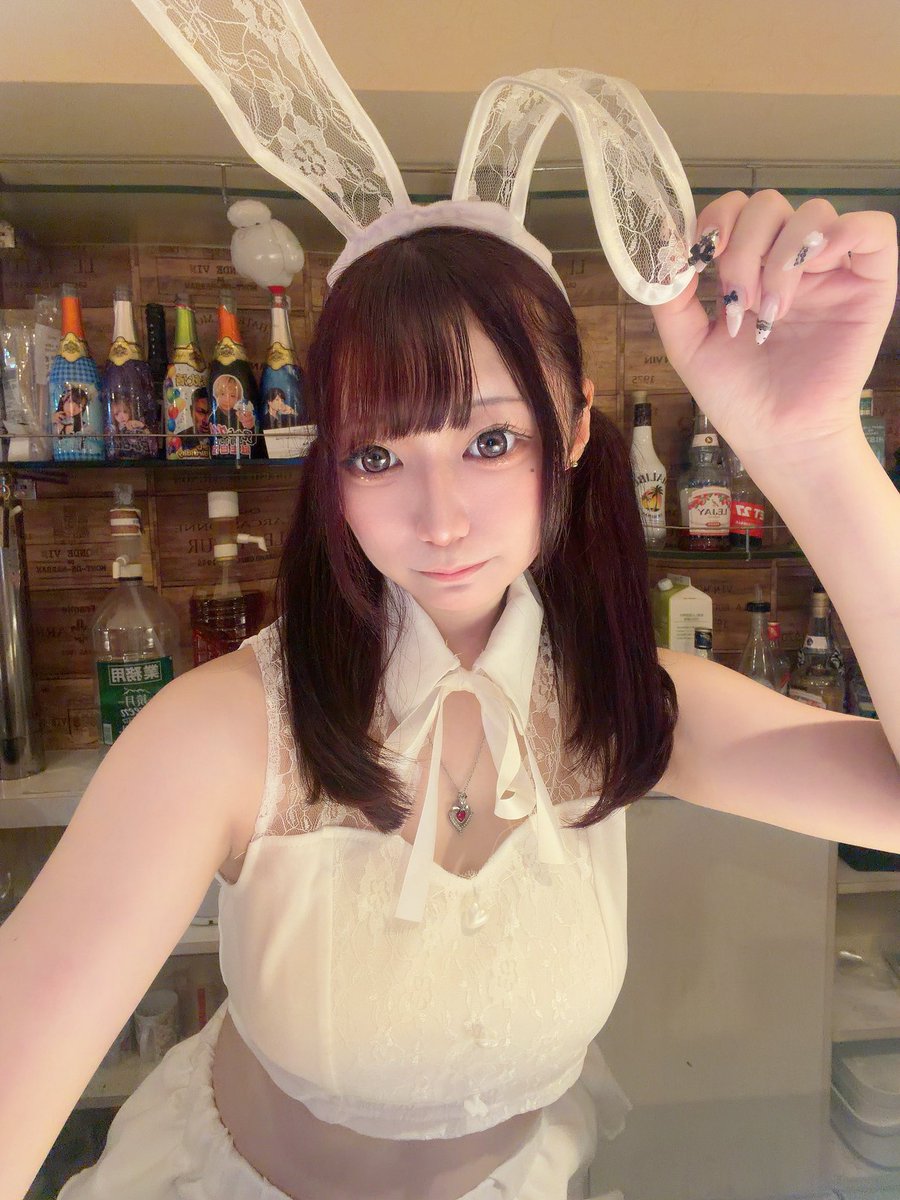 amuchi_777's tweet photo. バニーラスト🐰🌙

 #いいね返し  #自撮り界隈 https://t.co/iipo2bNV5p