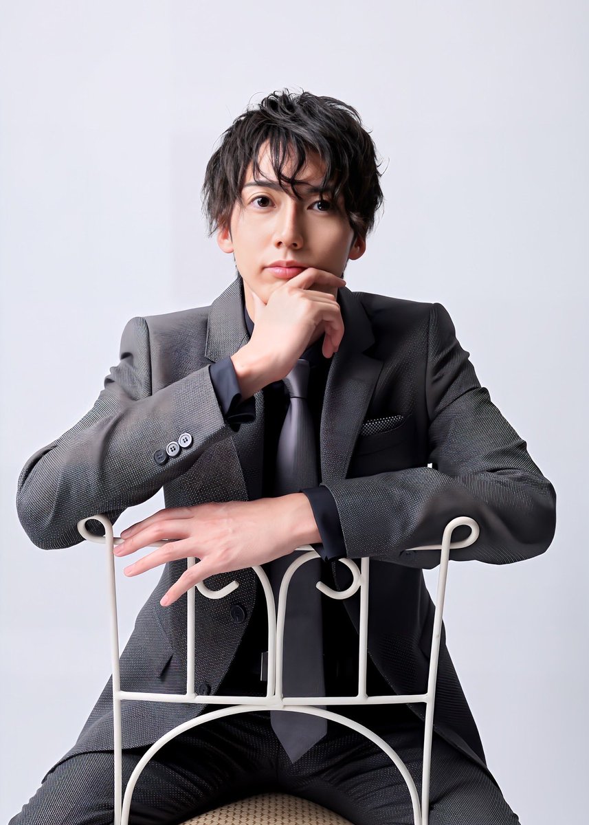 Tsubasa_3040's tweet photo. 本日22時頃よりソロキャスをします！
もうすぐ公開される新人の紹介をしたり、
まっ���り雑談をしたいと思います。
たくさんご質問やコメントを
いただけ��すとありがたいです🙏✨

あと、髪をバッサリ切りました！

よろしくお願いします！！ https://t.co/3LEgKPb0g9
