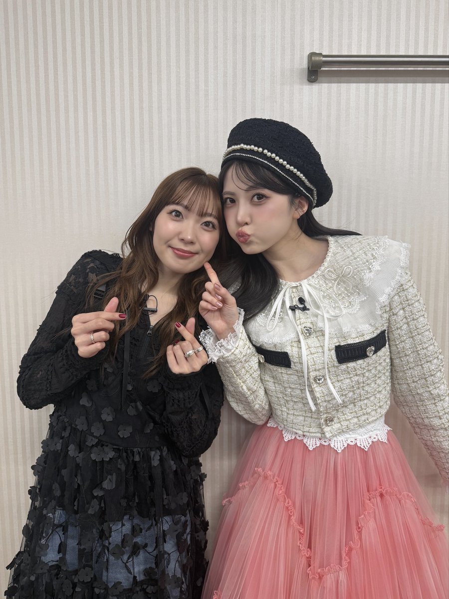 0927_yuina's tweet photo. 大好きなぁぁぁ朱夏さんっっ
本当にありがとうございました❤️

朱夏さんいると元気になるの。
いつもにこにこにさせてくれます🥳♡
嬉しかったです…楽しかったです…✨✨

（今日のこと忘れませんように…🥹笑）
 #25歳もぶっとバースデー 🎉 https://t.co/rwSdD4x0wP