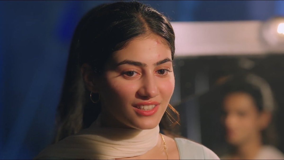 dharacreationsx's tweet photo. “Kuch logon ko hum pe alag hi effect hota hai”

Heer Sandhu was glowing, blushing and smiling when she said this because of Nawab Brar, the effect he has on her is incredible… 🥺 

#TuJulietJattDi #SyedRazaAhmed #JasmeetKaur #Heewab https://t.co/KBcaA18tn8
