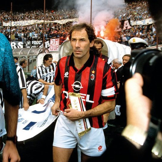 90sfootball's tweet photo. Franco Baresi 🤩 https://t.co/wPp3YdAiEe