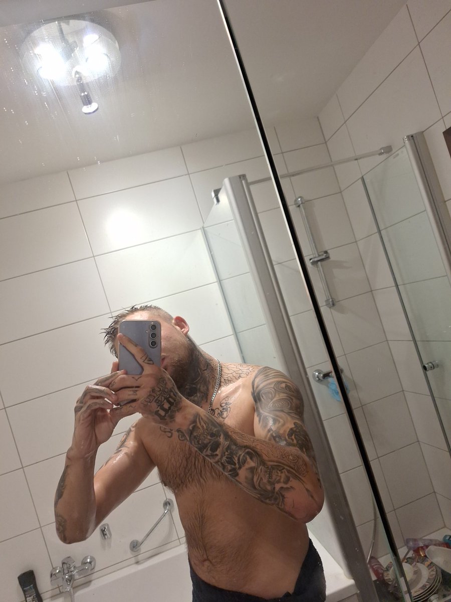 Incedcashmaster's tweet photo. Guten Morgen faqs wo bleibt mein kaffe😈👀 https://t.co/zgArne7jL8
