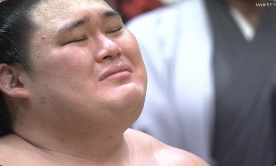 suikyo396's tweet photo. #sumo #大の里 
もう泣いてるよ😭まだ賜杯もらってないぞ https://t.co/6nYNplNFon