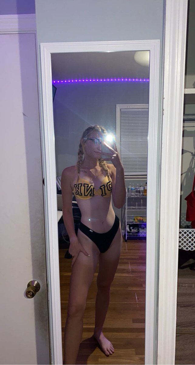 dannnoo33040's tweet photo. hot gf her cuck wanted me to expose his  girlfriend,
9/10 over all 
8.5/10 tits 
8/10 face 
8.5/10 ass 
if you want me to rate your irls dm me https://t.co/f7bMii60WV