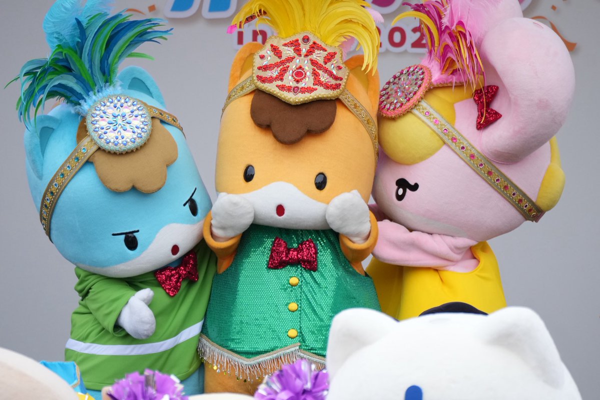 gunma_gunmachan's tweet photo. #ご当地キャラカーニバル しゅうりょう〜！
#ぐんまちゃんバ！尽くしの最高の二日間だった〜！！！
みんなほんとにありがとう〜🐴

©2010熊本県くまモン
#ぐんまちゃん #群馬 https://t.co/Ko2aespOkl