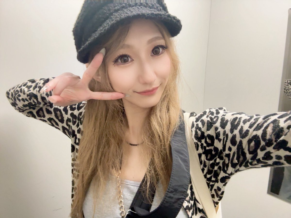 wa___yan's tweet photo. 3000Gくらいまで好調やったのに
急に6周期まで連れてかれて延長🥴🔥
無事勝ち✌️嬉しいい( ߹𖥦߹ )❤️‍🔥

•·················•·················•
📍キコーナ西舞鶴店ｻﾏ PR
退店時店内
もぐもぐ 5000枚
カバネリ4500枚
沖ドキ 3000枚
転生 3000枚
青ブタ 3000枚
モンキー/戦コレ6 2000枚など！

ヴ2が2/3+でまだ粘られていたり
バラにも伸ばしてる台があるので
この後のお時間に期待📈✨️

✅9/29 感謝の日！
合同ポイント交換会ありますっ！
✅10月5日解禁の新台も
店内でスタンバイ中！

引き続きお楽しみください♡
•·················•·················•

フレンドリーな常連さんたちと
元気いっぱいなスタッフさんのおかげで
朝からずっと楽しかった〜😭❤️‍🔥
またみなさんお会いできますように🤝✨️

今日もありがとうございました🥰❣️