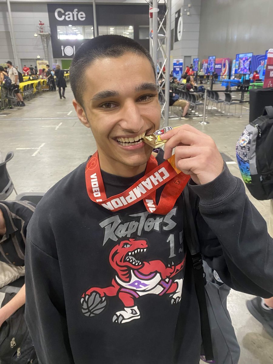 mevlad552's tweet photo. 2027 Brisbane &amp; 2-time Regional Champion!

It brought me to tears to finally win again, especially after finishing 2nd at the last regional. I’m so happy the work has paid off 😭.

Thank you @MultiBoyvgc @OweVGC for prep &amp; @LexiconVGC for the discussions.

Mega Chomp-Z carried! https://t.co/2oboIl2tBx