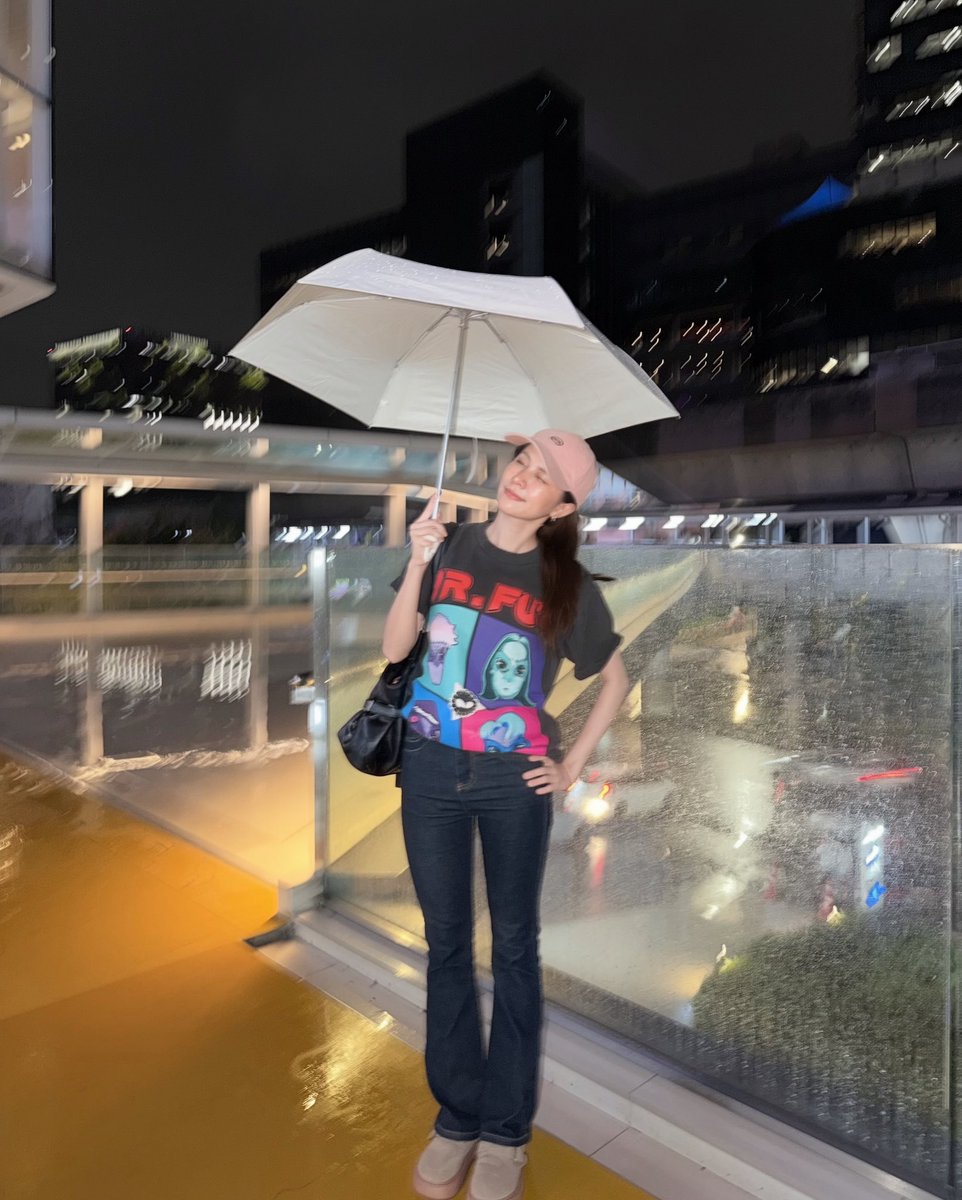 NamneungMilinTH's tweet photo. [IG:with.namneung Post]

ได้โปรดหยุดสาดก่อนสมาชิก☔️

#NamneungMilinD https://t.co/df0DfK2o7l