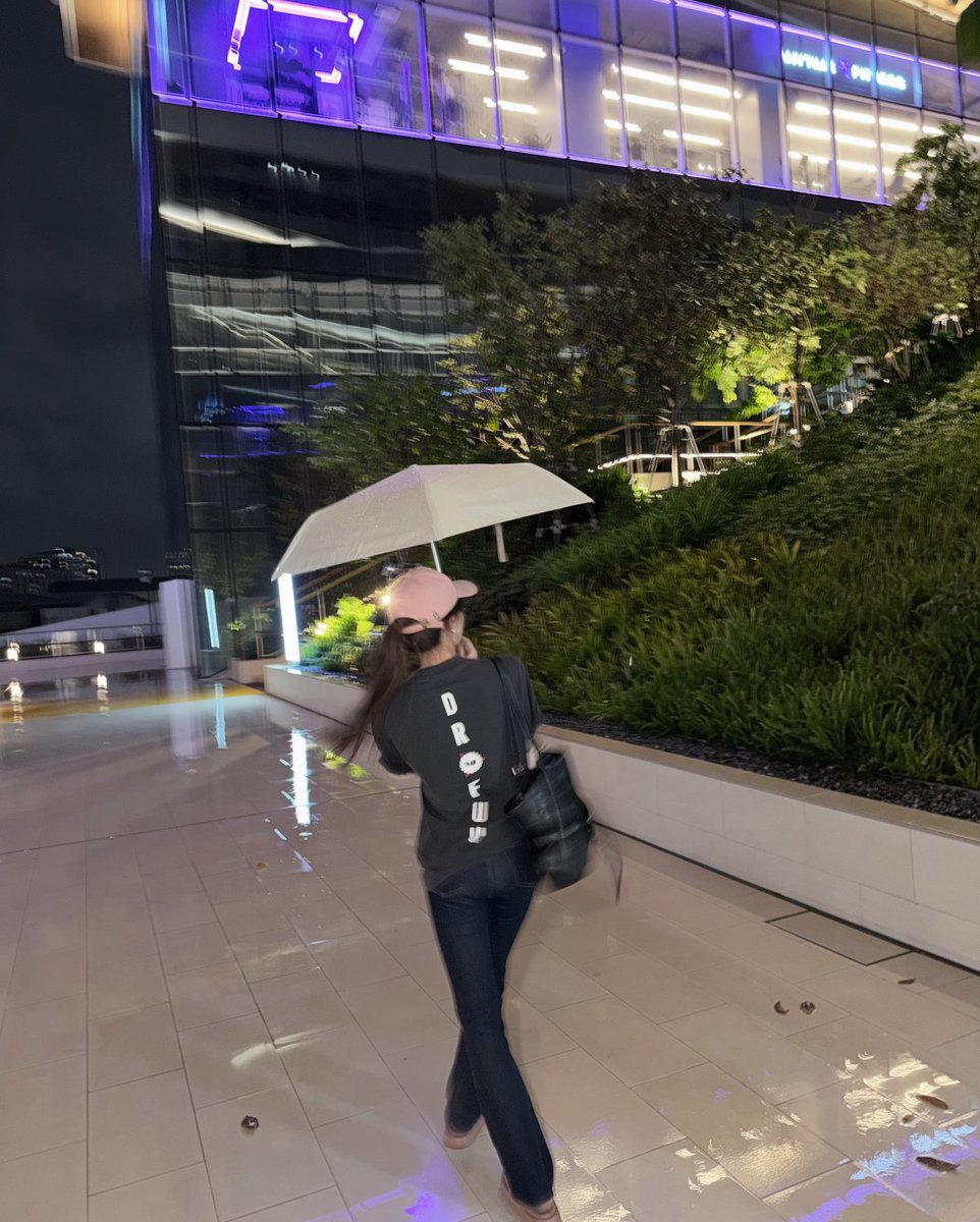 NamneungMilinTH's tweet photo. [IG:with.namneung Post]

ได้โปรดหยุดสาดก่อนสมาชิก☔️

#NamneungMilinD https://t.co/df0DfK2o7l