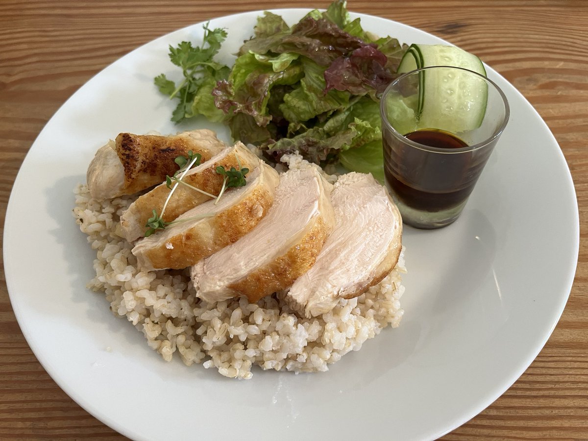 yurutabizuki's tweet photo. #今日の昼ごはん
ポーチドチキンブラウンライス
#capful https://t.co/Fb4QezxT6i