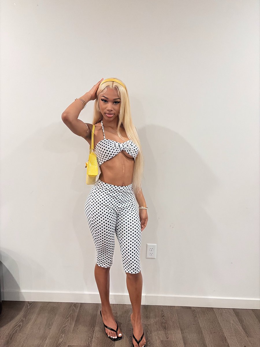 Kaystarzs1's tweet photo. #kaystarzs #blonde #carmelskin #brownskin #prettyface #bodytea #sexy #baddie #cokebottelshape #outfits #fyp #trending https://t.co/B6trKree7A