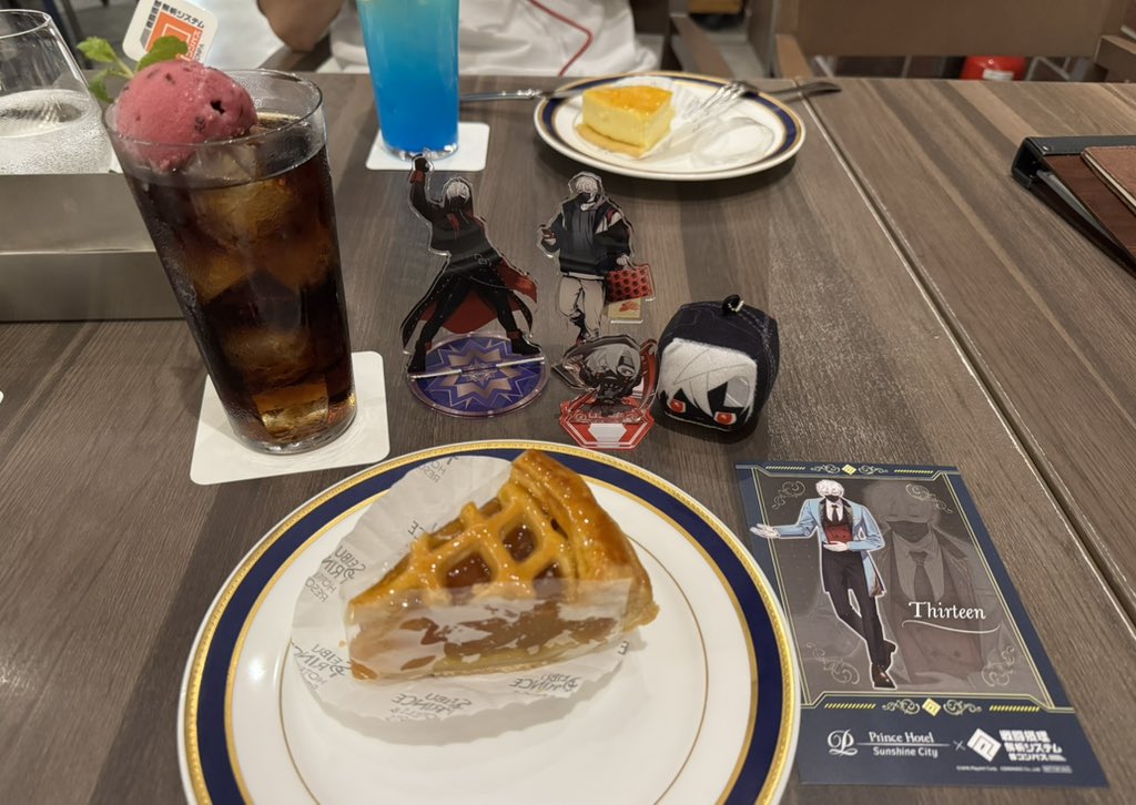 ayato_22's tweet photo. コラボドリンクもいただきました！ついでにアップルパイも食べた🤭美味しかった〜 https://t.co/aXj31RCkpF