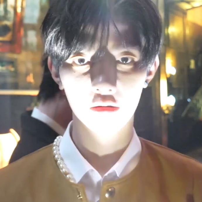 kkunggit's tweet photo. 의심 https://t.co/rgtrHolW44