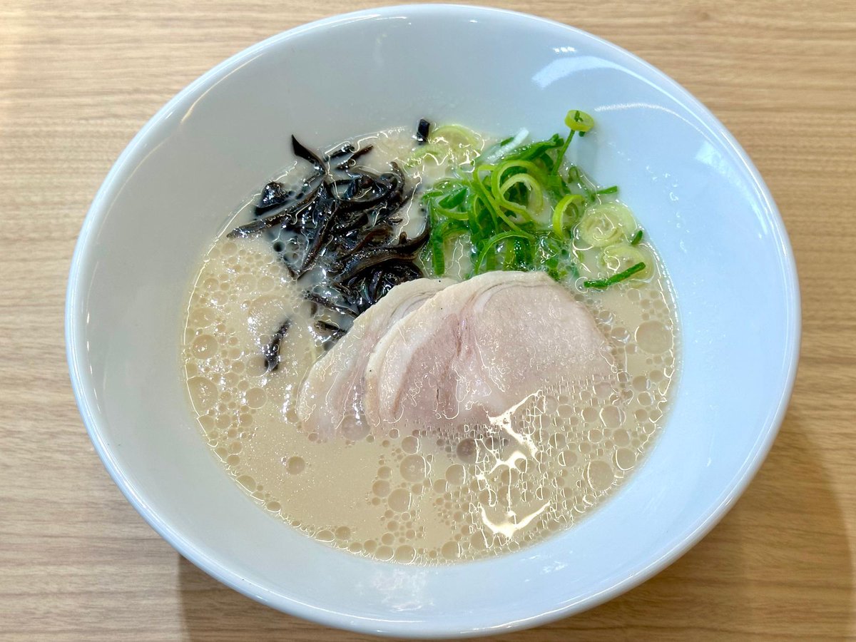 super_ronin's tweet photo. ただ今、母娘は大相撲千秋楽のＴＶ中継を観て歓声（喚声？）を上げている。オヤジである自分は、元は息子の部屋だったところでパソコンしている。🤣 https://t.co/d7OrAIDkxN