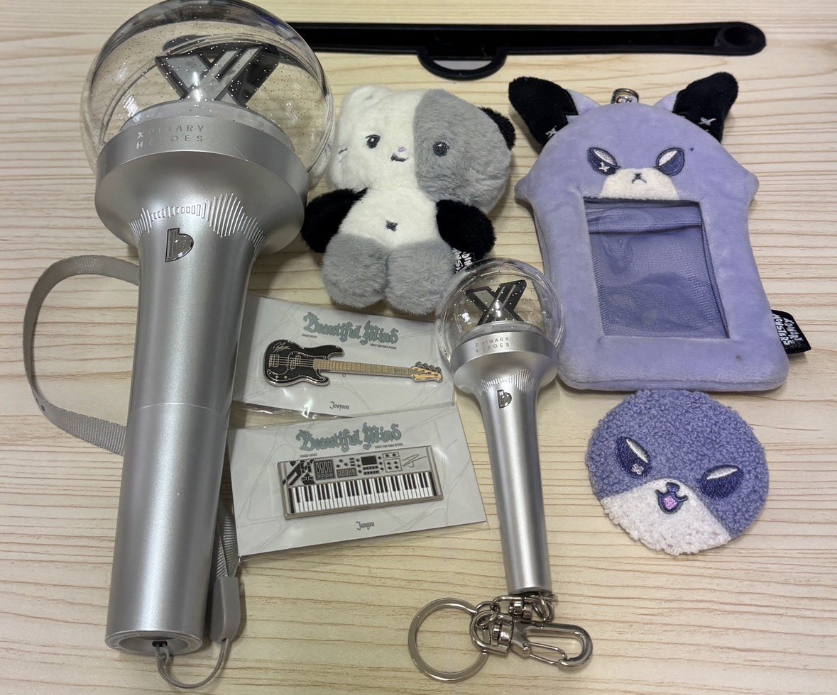 yangdo2160's tweet photo. 엑디즈 원가이하 양도 합니다

엑디즈 미니 응원봉-1.8
엑디즈 응원봉-3.5
폭드 포카홀더-1.5
악기뱃지(정수,주연)-각1.3
베이비 냥듀-2.0

엑스디너리히어로즈 가온 지석 정수 준한 형준 주연 판매 양도 Xdinary Heroes 뷰마콘 엑디즈양도 빌런즈양도 엑디즈응원봉 엑디즈연장양도 엑몬즈 베이비냥두 https://t.co/R5rLPIEZqH