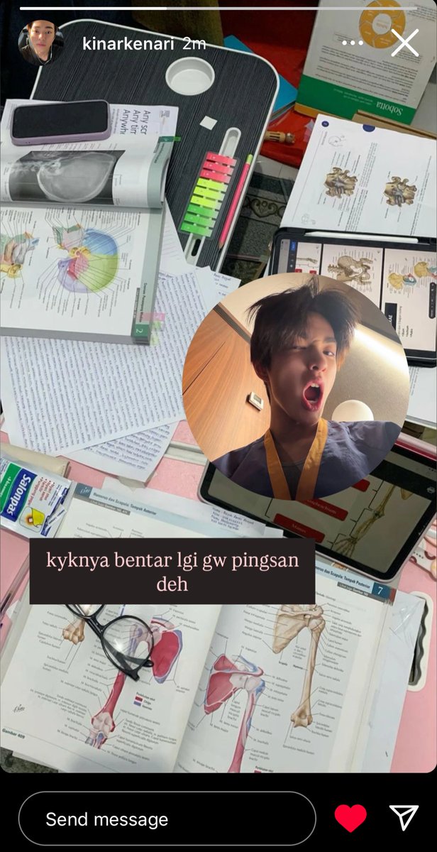 whyyypaw's tweet photo. #hyeonkeon oneshot au

Mas sadip selain hobi flexing as akmil ternyata hobi godain dek kinar juga ya, anak kedokteran yang cantik https://t.co/eTJ6mnyJnA