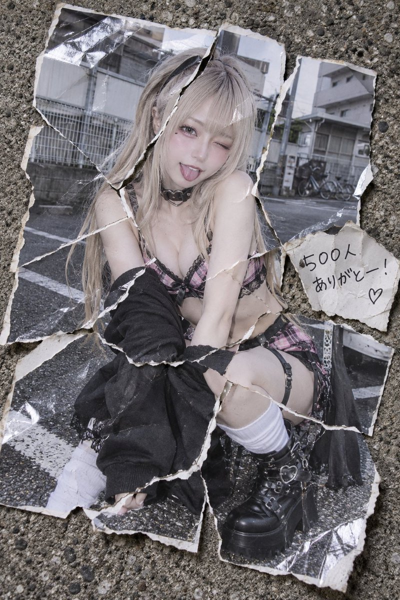 hinakelos's tweet photo. いつも見ていただいている方、いいねやコメント、リポストありがとうございます🥰
おかげさまでフォロワー500人…!!

何かに特化しているわけではないですが、これからも『それっぽい画像』と『それっぽくない画像』をあげていきますのでよろしくおねがいします😊

ついでに使用したプロンプトもリプに載せておきますのでよかったらお使いください～

「再び組み合わされた写真は添付画像を参照する」とすれば持ち込みでもできます👍