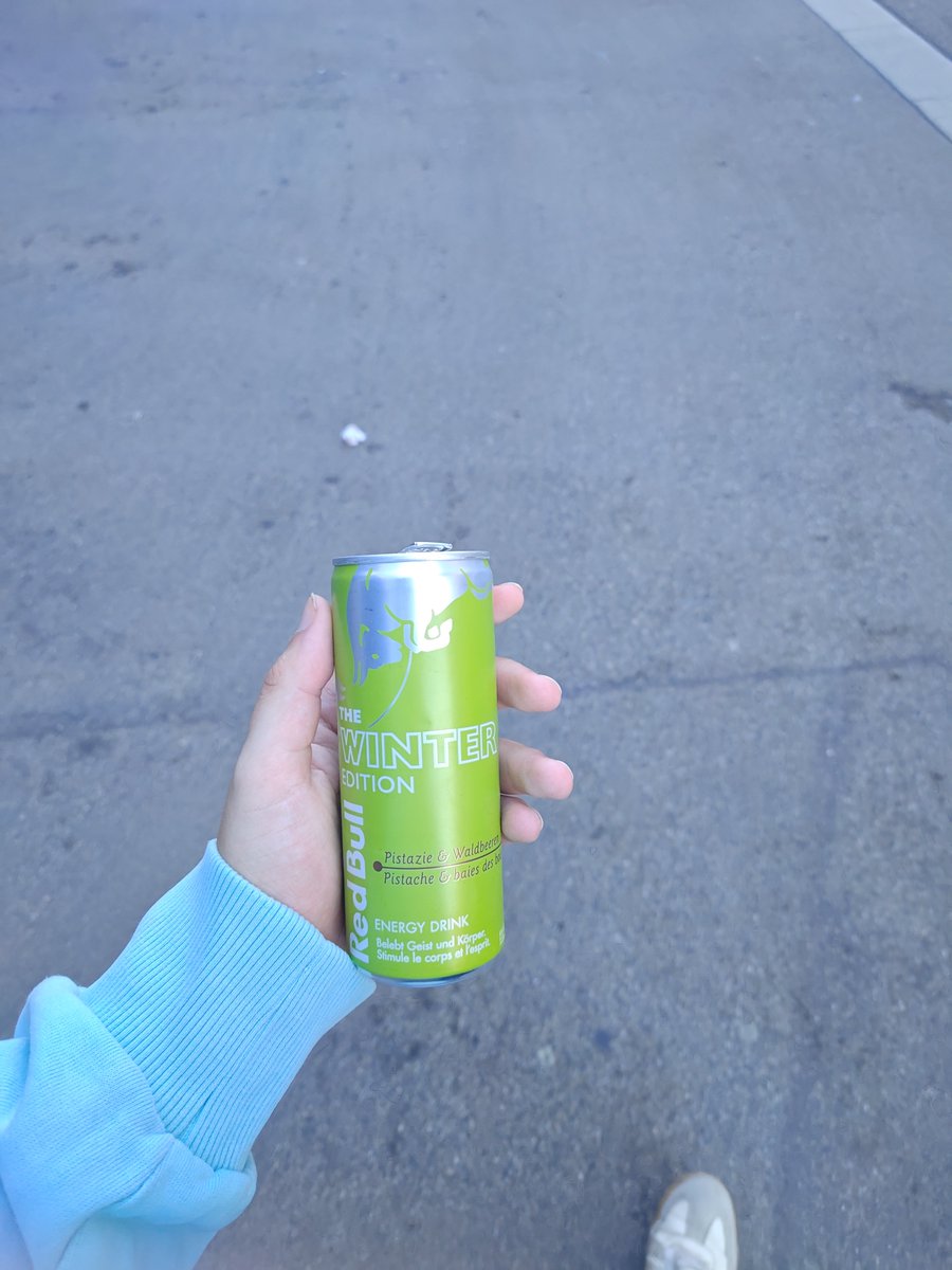 _sunbathing's tweet photo. youre better than this @redbull https://t.co/w8C3uWpROb