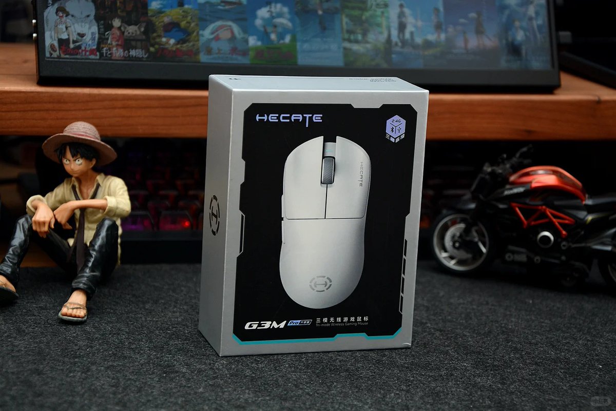 minixpcofficial's tweet photo. Edifier G3M Pro Upgrade: The Ultimate Dorm Mouse

Design: 122mm, 59g, larger feet (perfect for medium/large hands).
Battery: 550mAh. Up to 144h (Bluetooth) / 93h (2.4G).
Dual Switches: Game by day, silent by night. Zero roommate disturbance.
Link:https://t.co/s3UVPD9V9M https://t.co/JjVzdlH1Hk