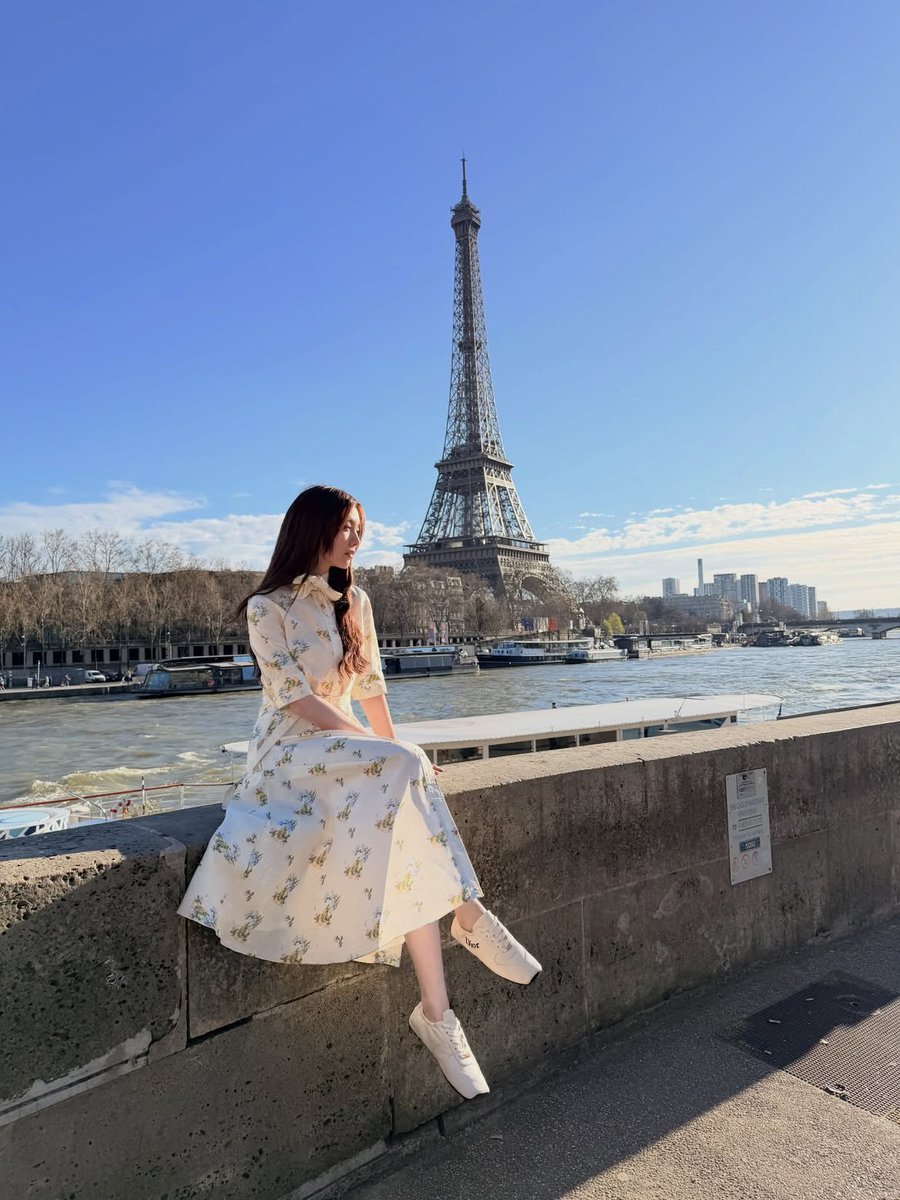 OrmKorn_fans's tweet photo. Last Paris Fashion Week, Orm Kornnaphat gave us the perfect Parisian backdrop from the Seine and its iconic bridges to the Eiffel Tower. Now, Dior Summer 27 brings another Paris fashion moment to look forward to.

#OrmKornnaphat 
#LingOrmDiorSummer27
#DiorSummer27 #Dior #PFW https://t.co/axNveVsAdq