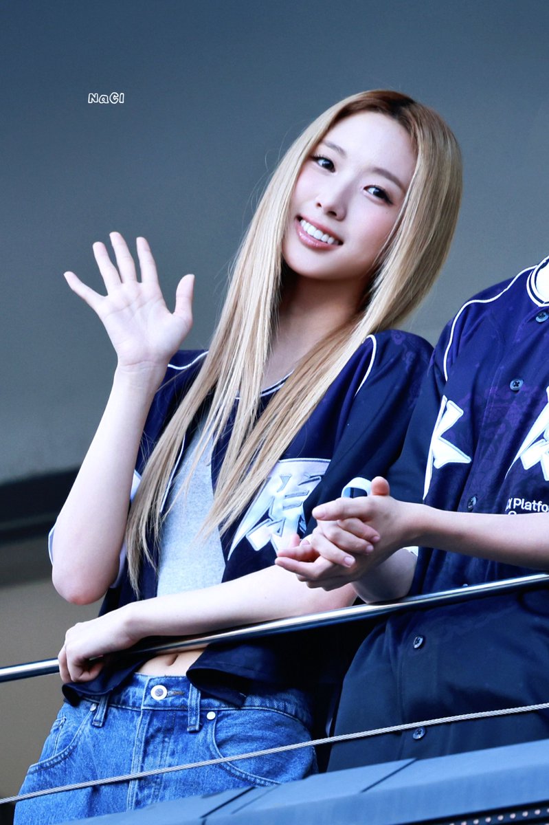 NaClFor0411's tweet photo. 260926

#ELENA #엘레나 
#TUIDE #튜이드 https://t.co/393TTR0UuZ
