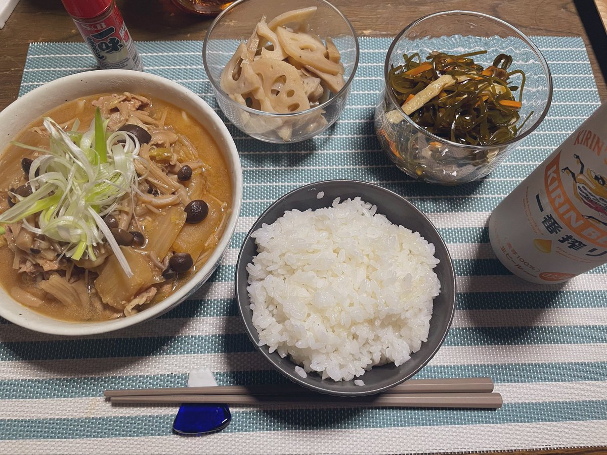 mande0119's tweet photo. 飯〜

#自炊 #晩酌 #晩飯 #おうちごはん
#お疲れ様 #乾杯 https://t.co/7ihIc2FMAI